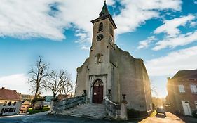 Vintage Holiday Home In Frasnes With Garden